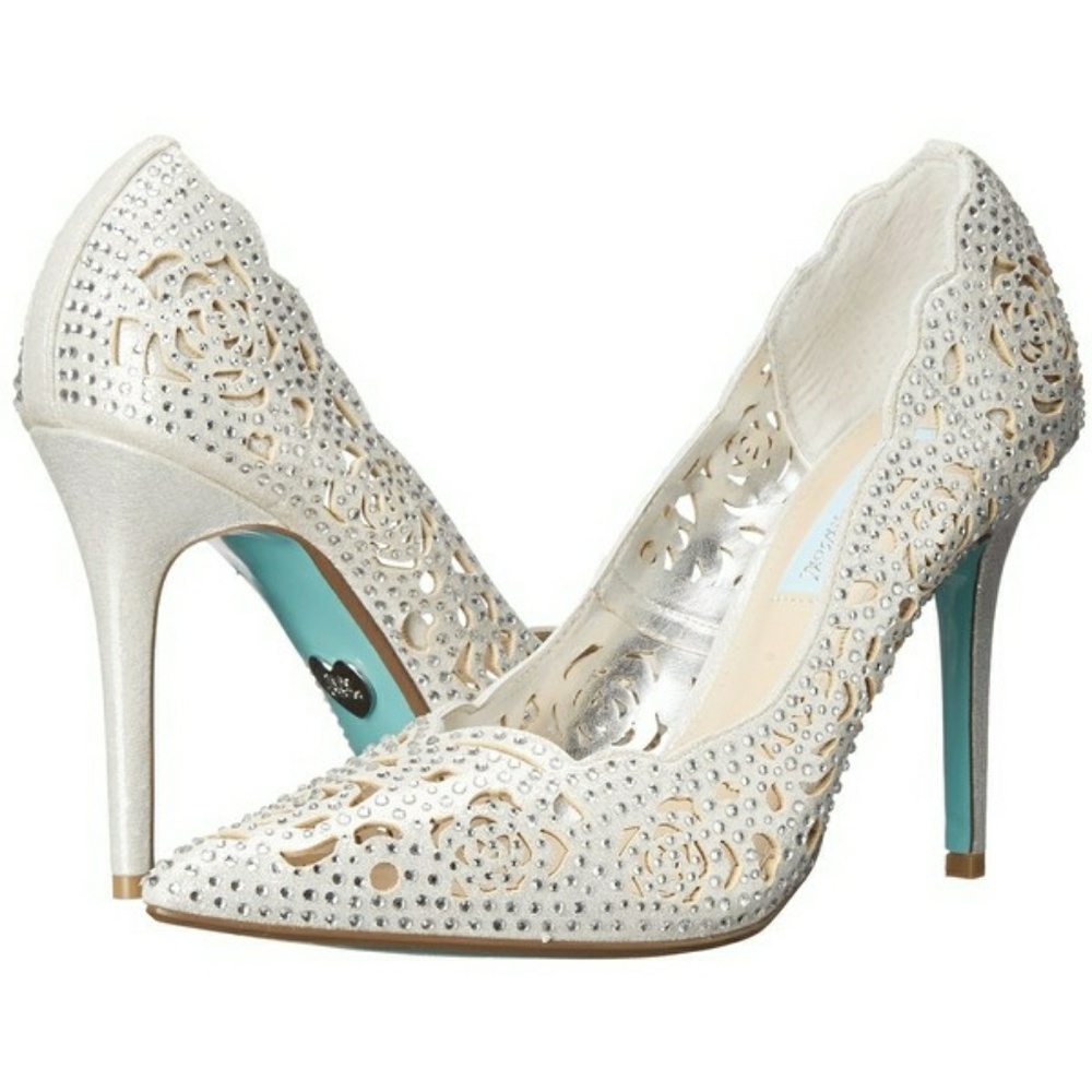 NWT Betsey Johnson silver Elsa heels